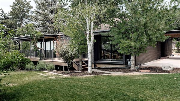 Friends to Neighbors