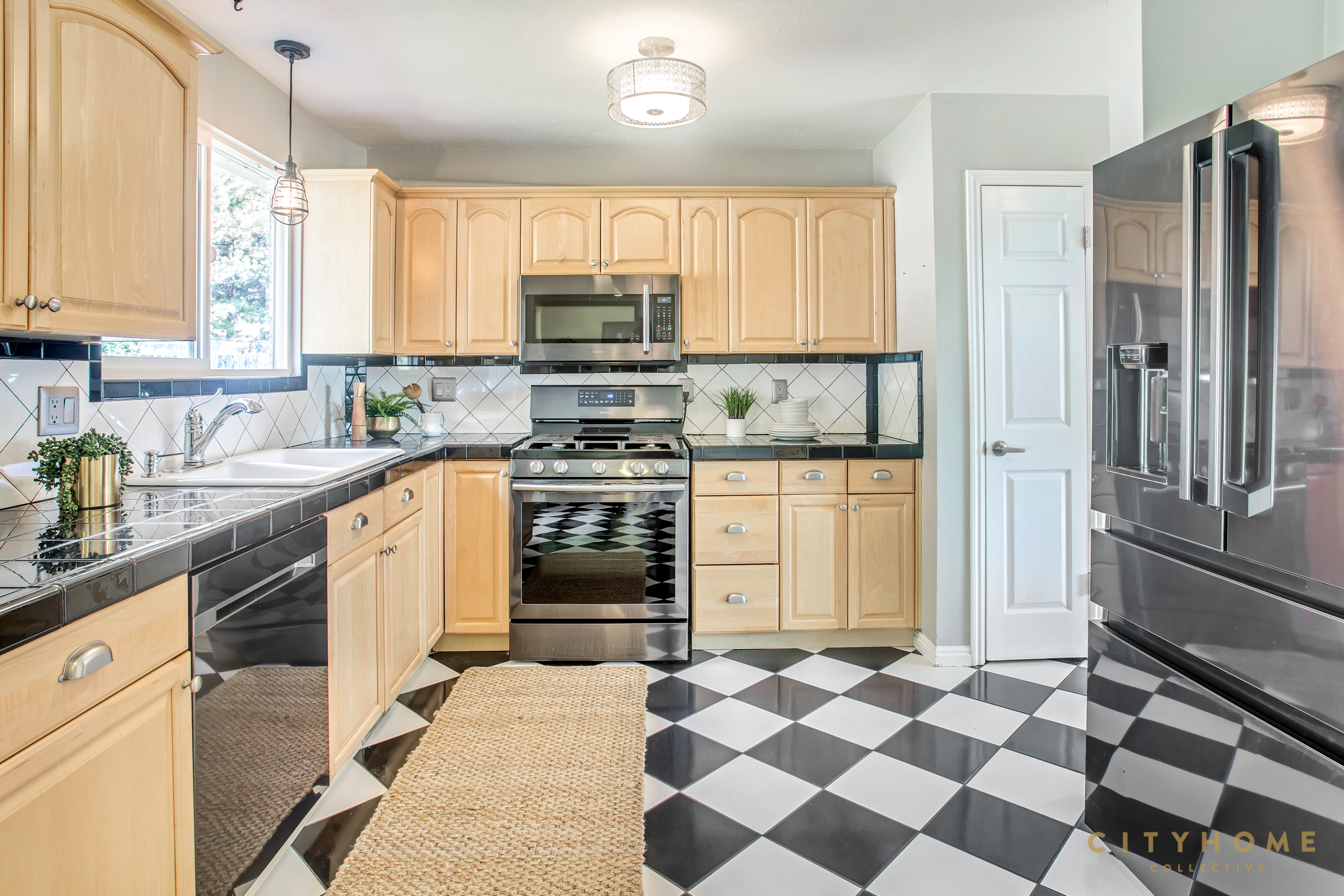 11139 S Lynford Dr, Sandy, 84092