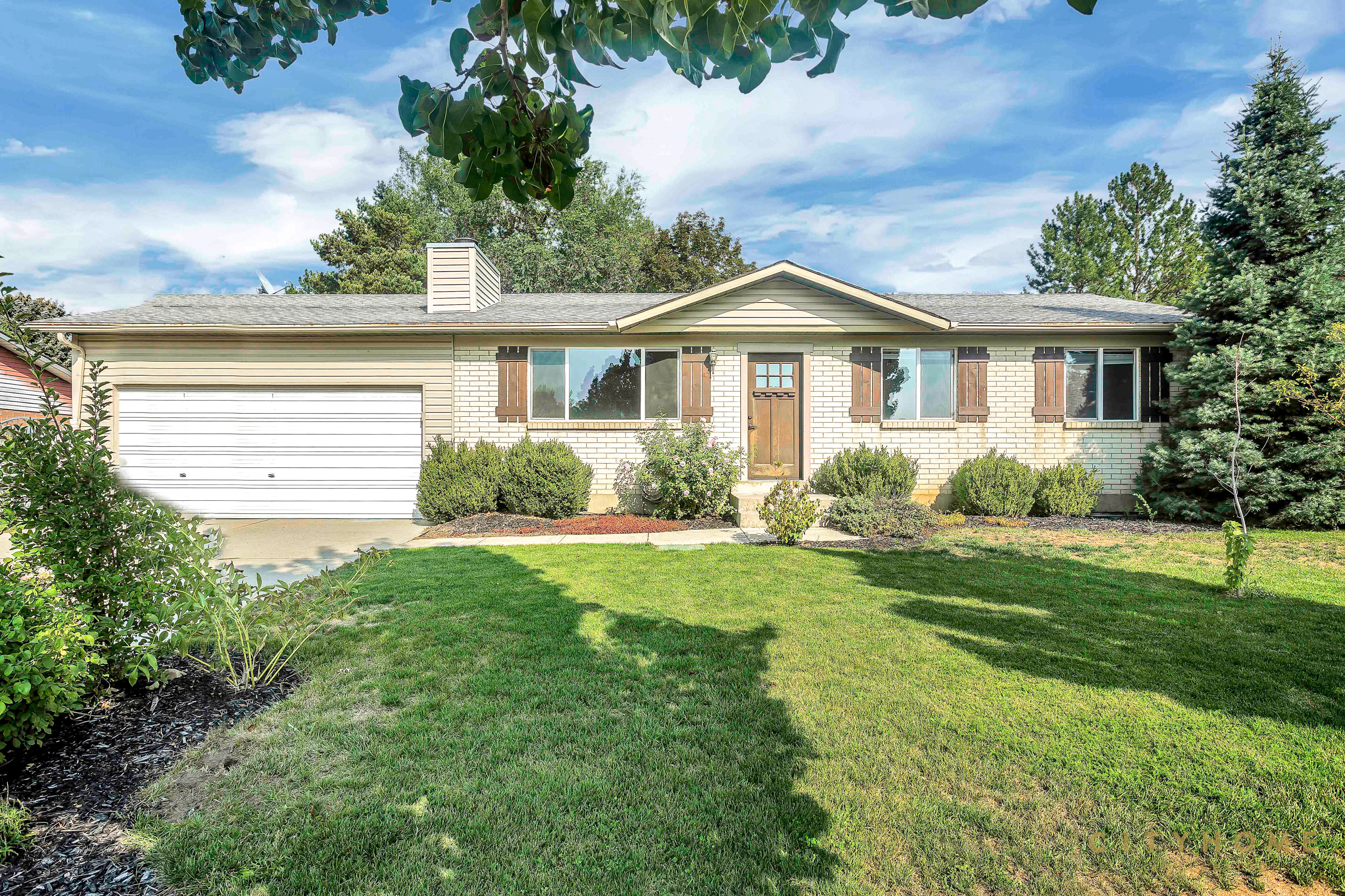 11139 S Lynford Dr, Sandy, 84092