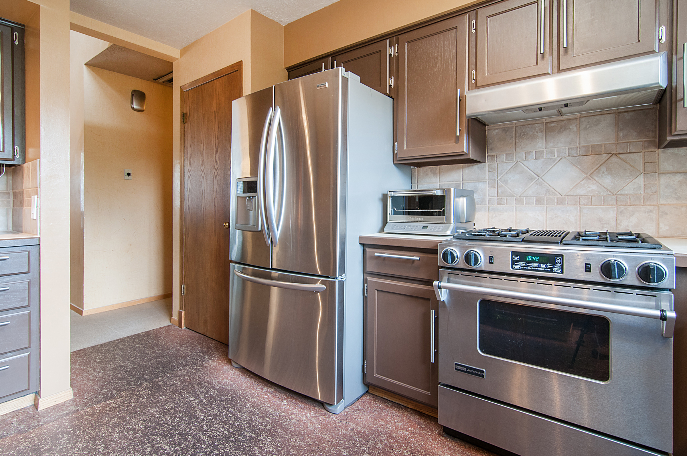 8919 Easthills Dr, Sandy, UT, 84093