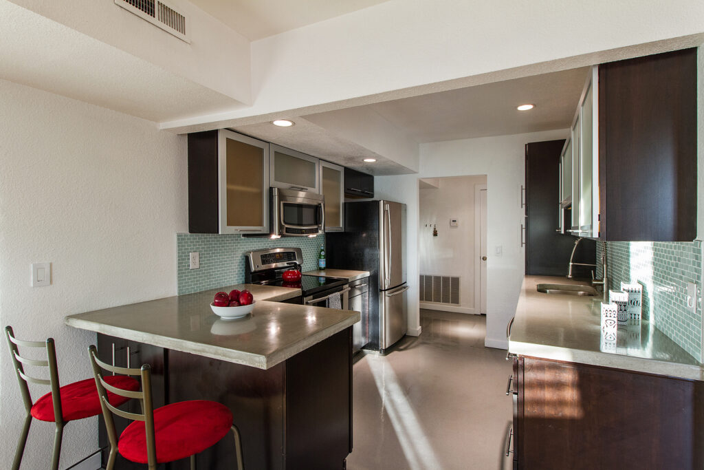 2590 S Elizabeth St #4