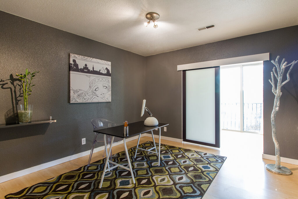 2590 S Elizabeth St #4