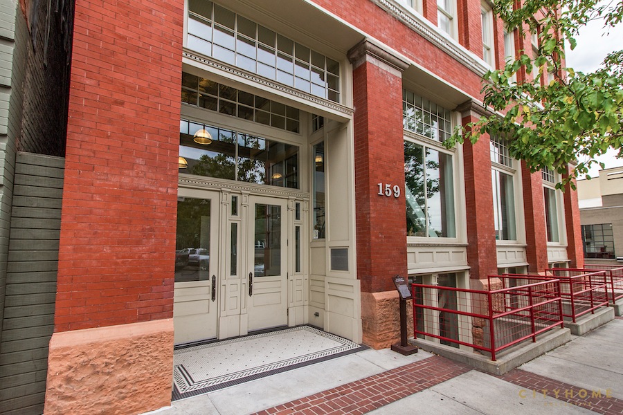 Broadway Loft #303