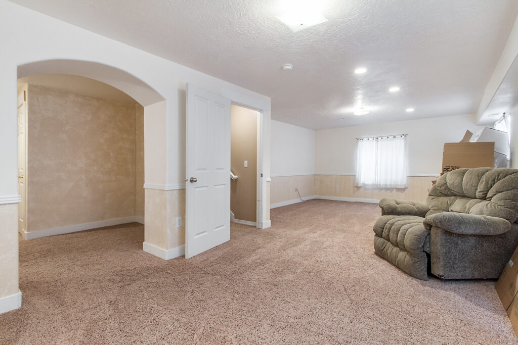 3256 S Summer Trail Dr, West Valley City, UT, 84120