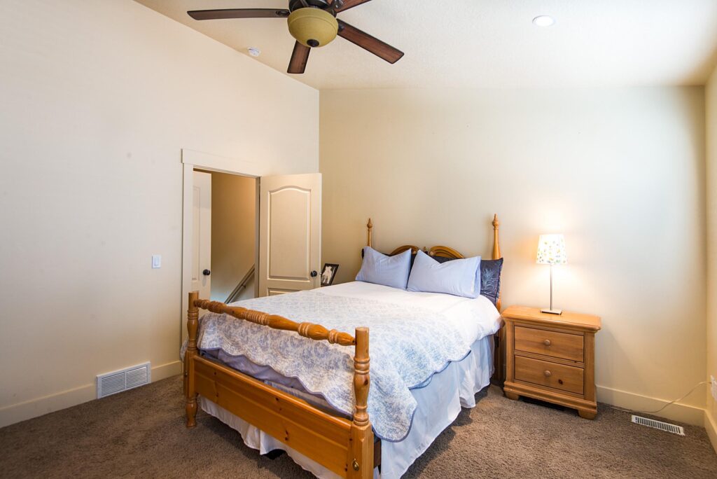 127 W Inverkeithing Dr, Salt Lake City, UT, 84115