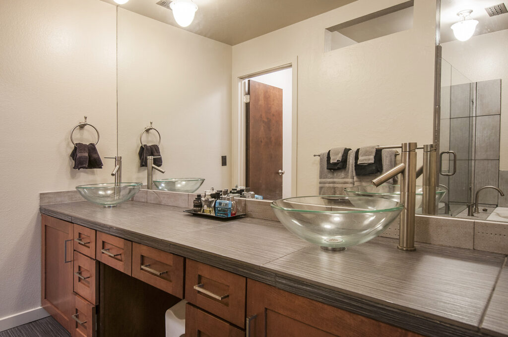 8174 S Danish Rd, Cottonwood Heights, UT, 84093