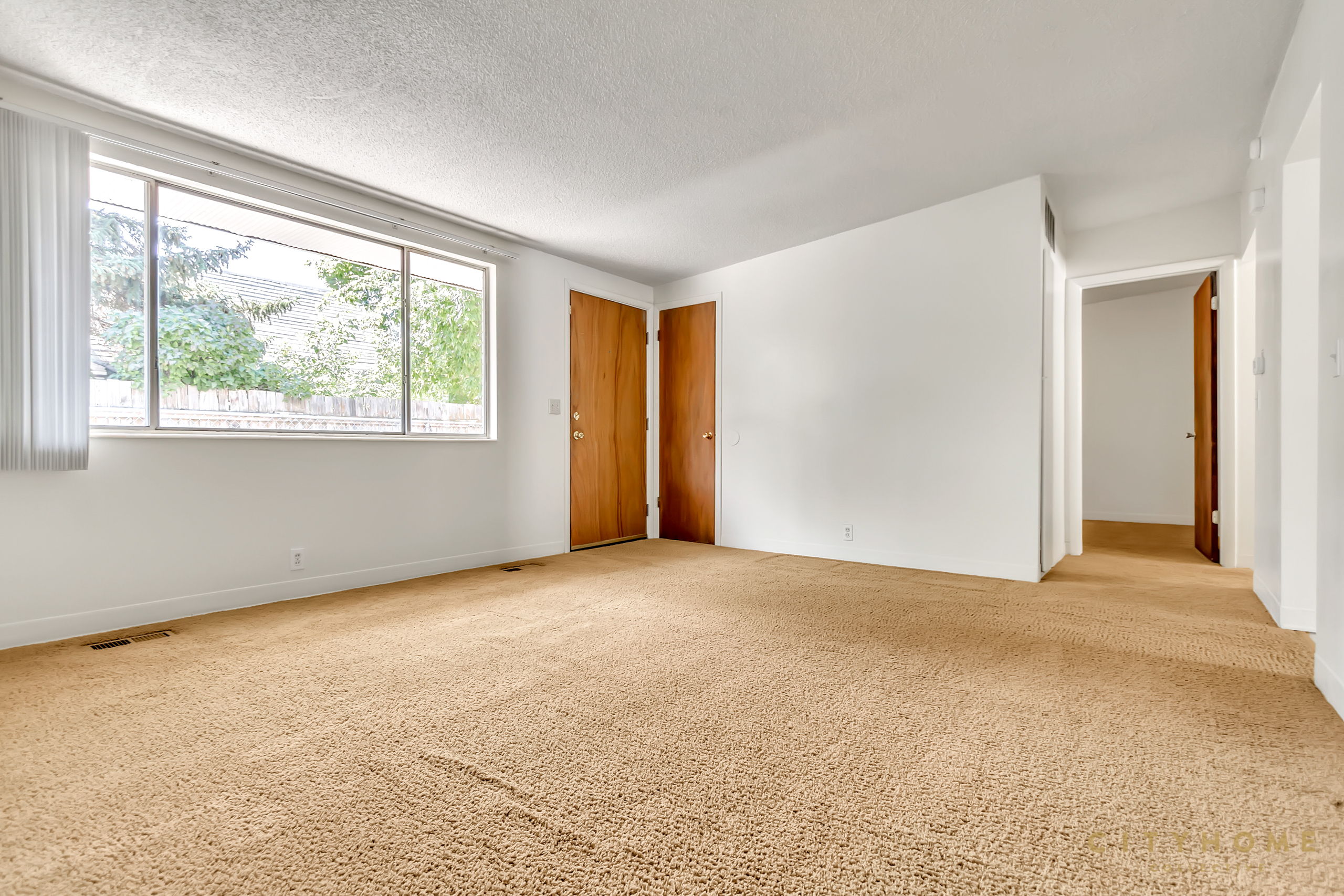 2574 S 800 E Salt Lake City, 84106