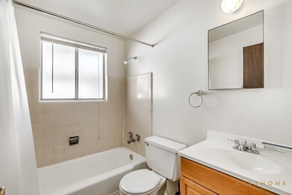 2574 S 800 E Salt Lake City, 84106