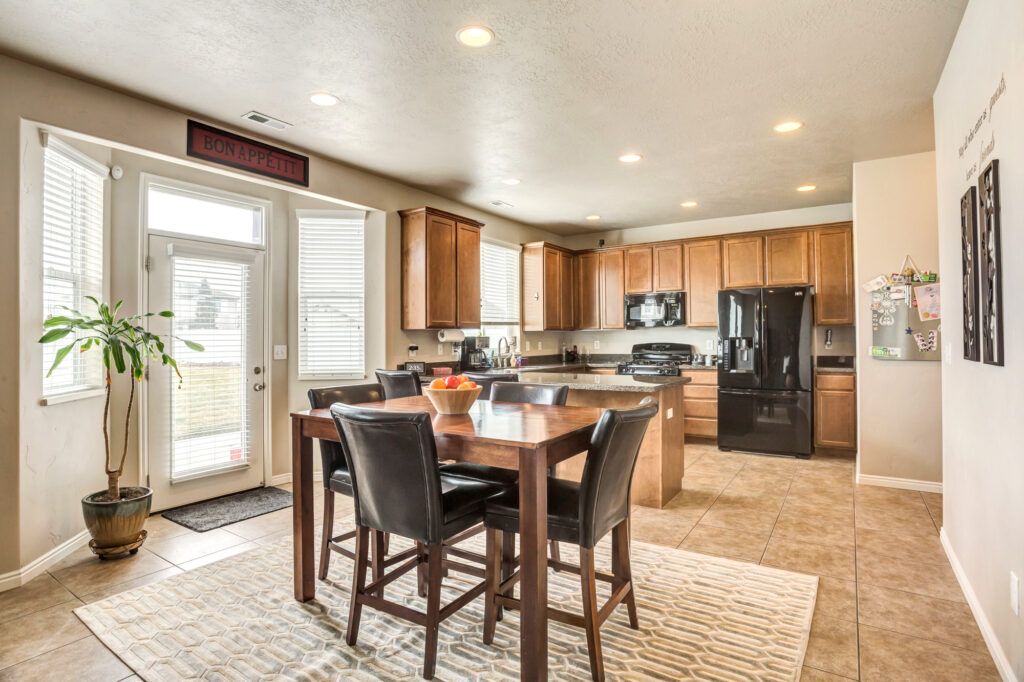 837 Cambridge Dr, North Salt Lake, 84054