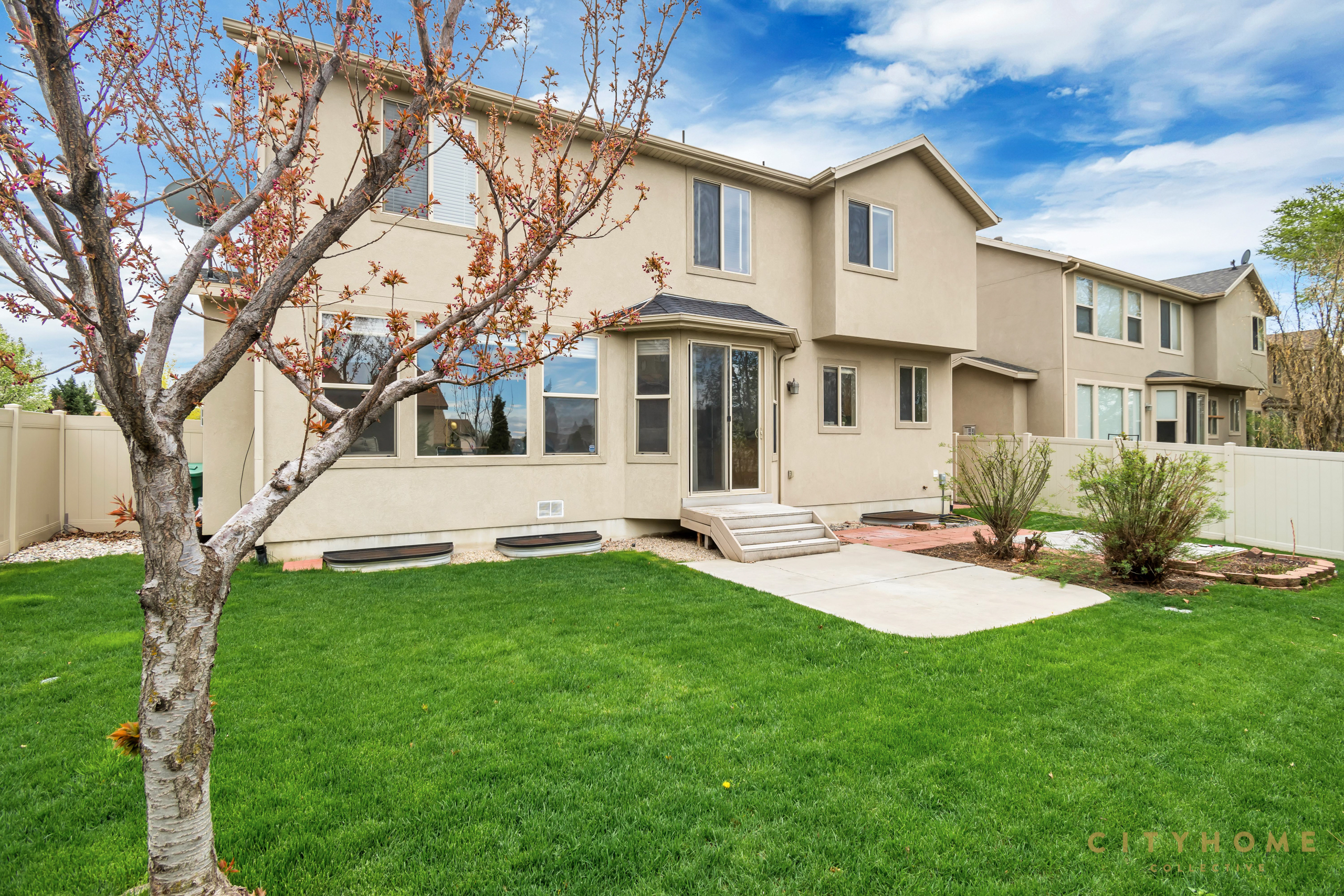 839 E Whisper Cove Rd, Sandy, 84094