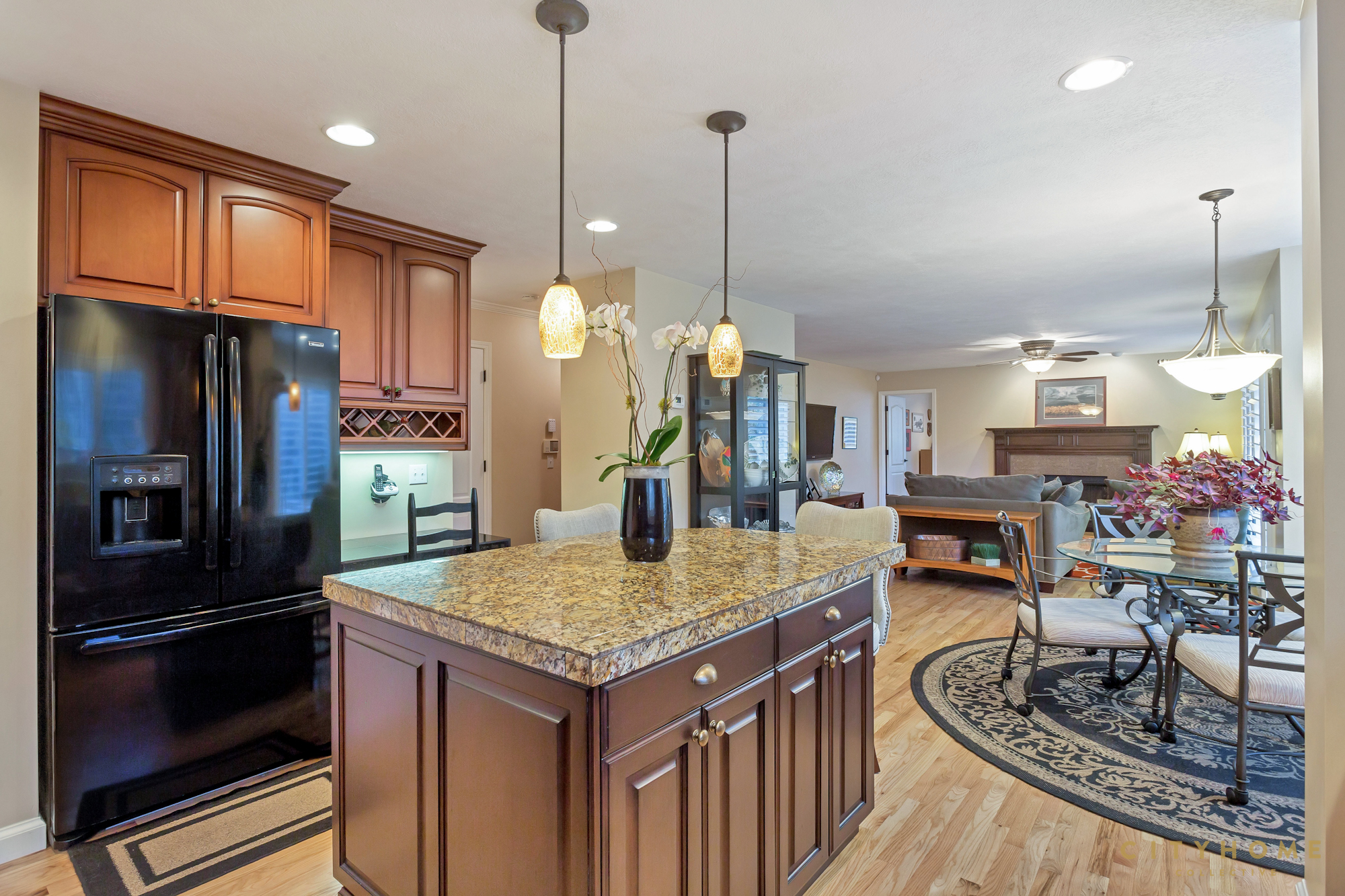 8865 S Willow Green Dr, Sandy, 84093