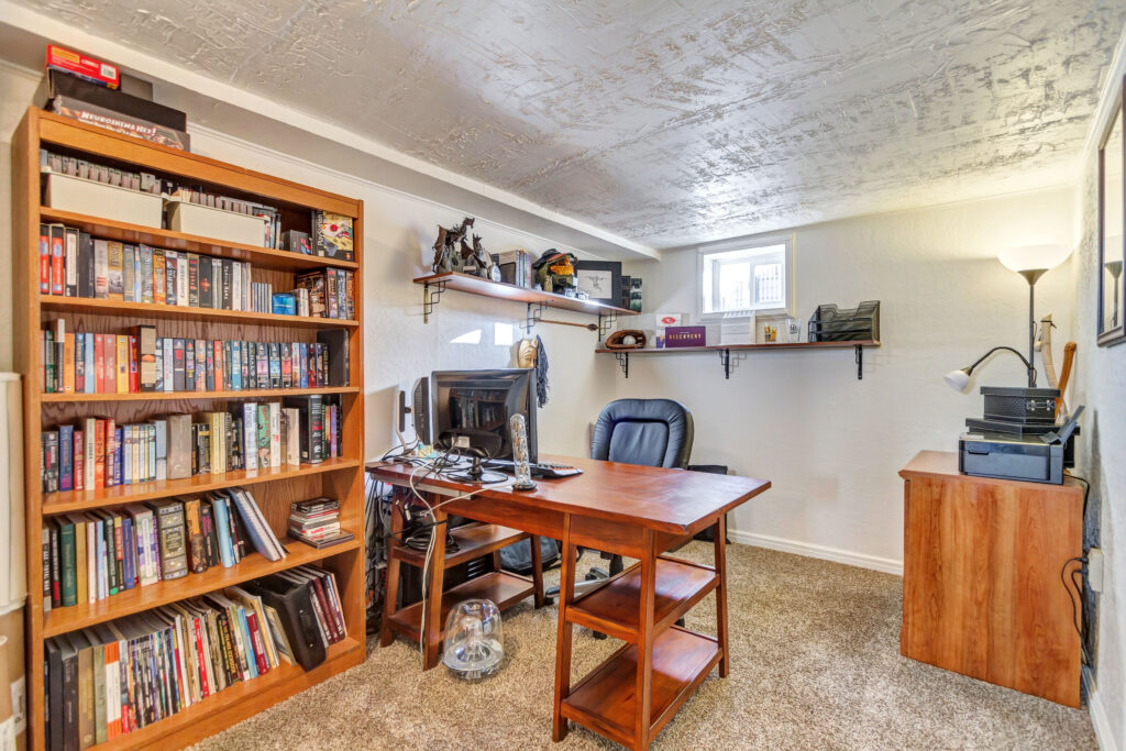 269 S Lakeview Dr, Clearfield, UT, 84015