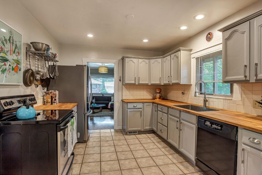 413 Coatsville Ave, Salt Lake City, UT, 84115