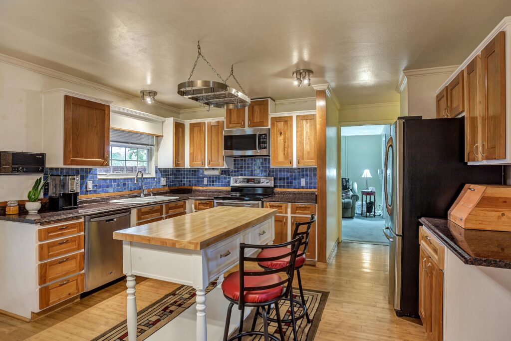 5326 S 1030 W, Murray, UT, 84105
