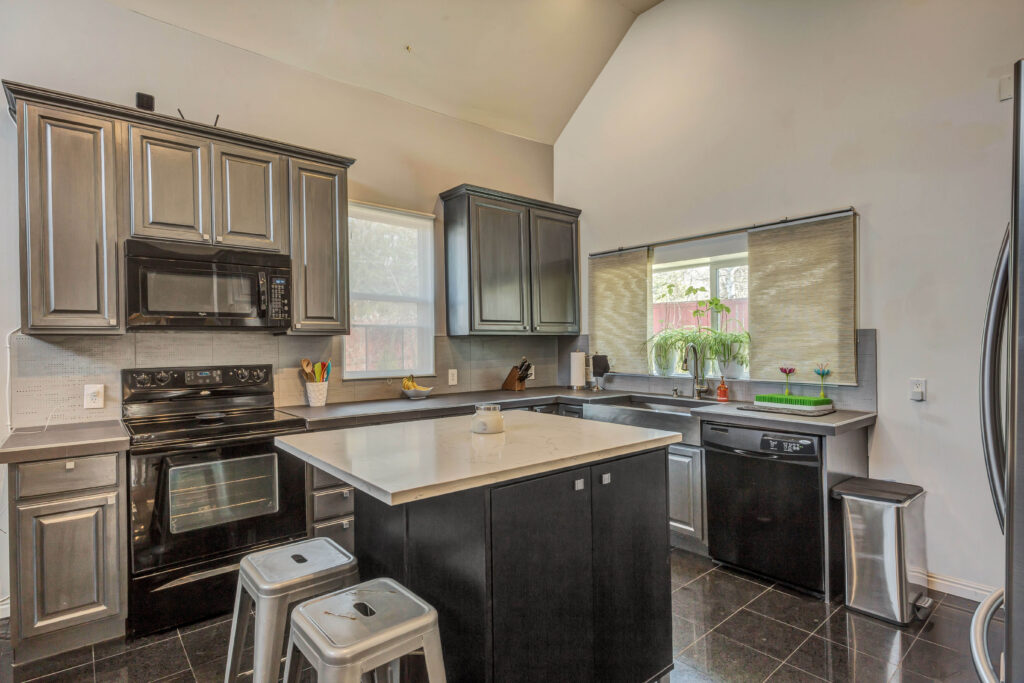 3305 S Oakwood St, Salt Lake City, UT, 84109