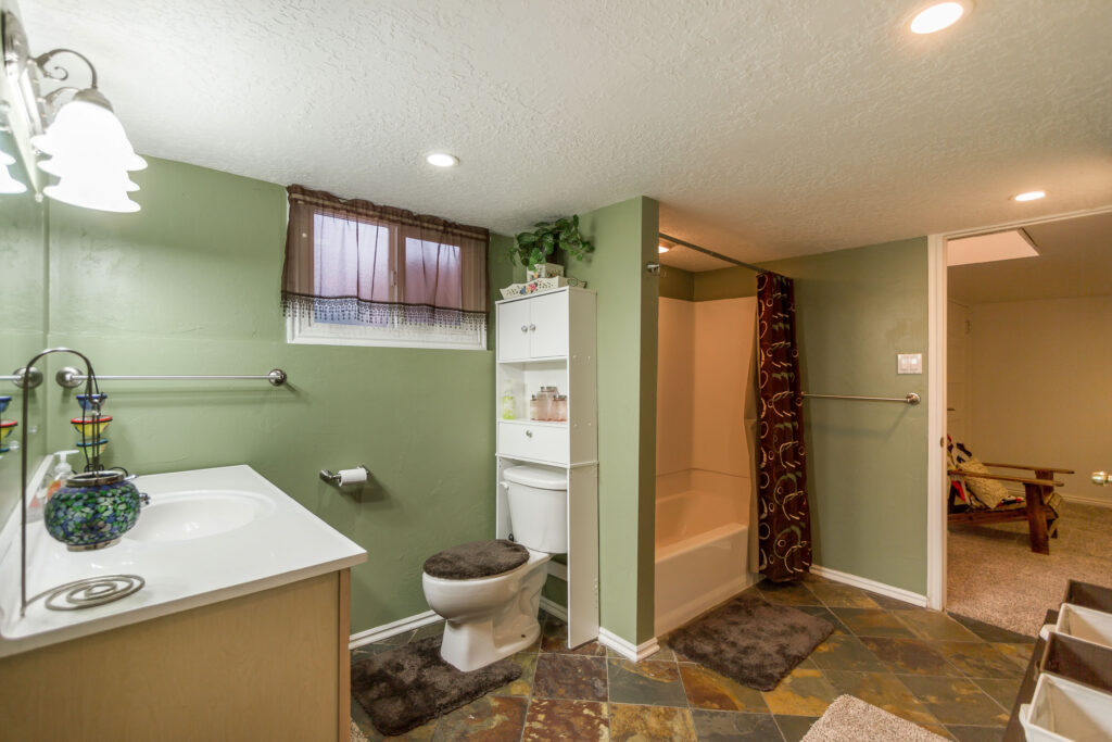 267 E Chimes Vw, Ogden, UT, 84405