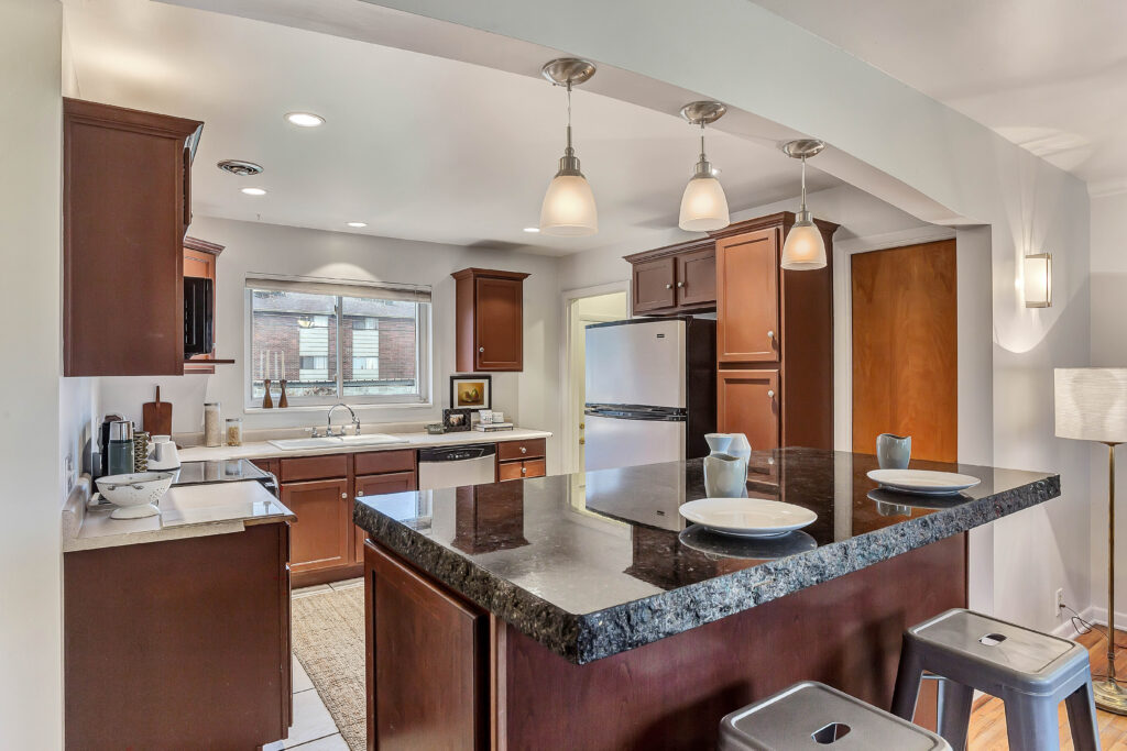 956 E Montclair Dr, Salt Lake City, UT, 84106